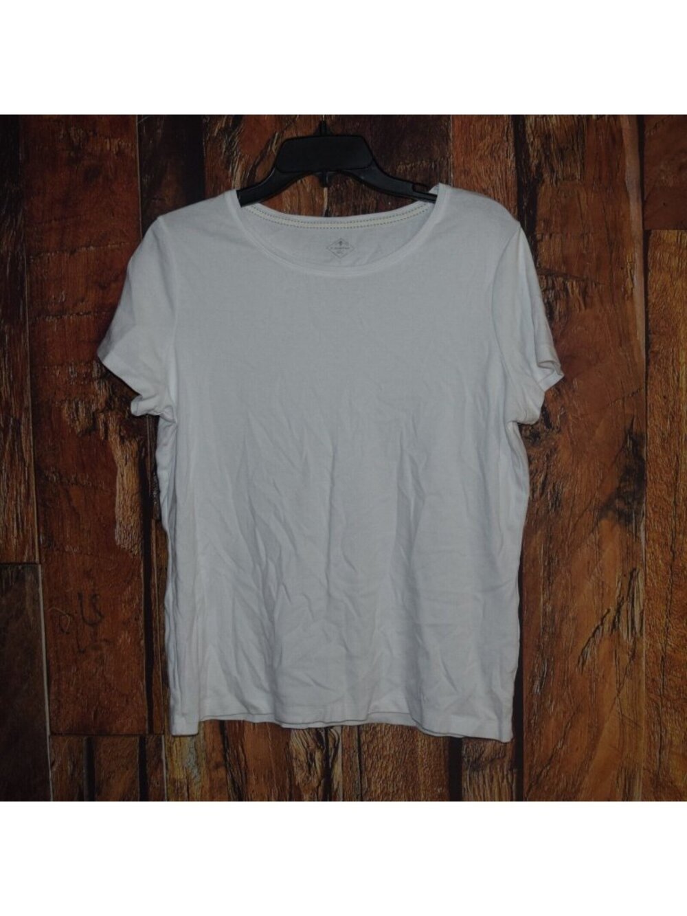 St. John's Bay Women's Sz L White Short Sleeve  T-Shirt